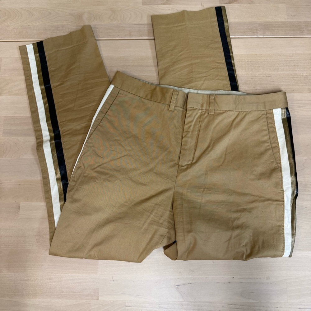 Le superbe Elegant Tan Cropped Pants with‎ Black and White Stripes